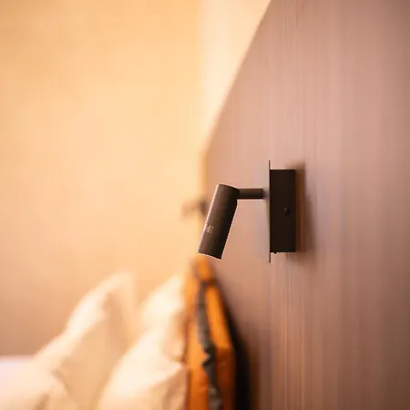 Domus Ancona بيت ضيافة 4*